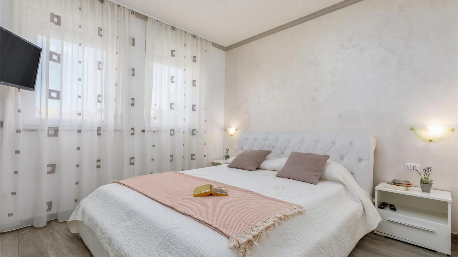 Beautiful Home In Umag With Wifi 0*,  Хорватия