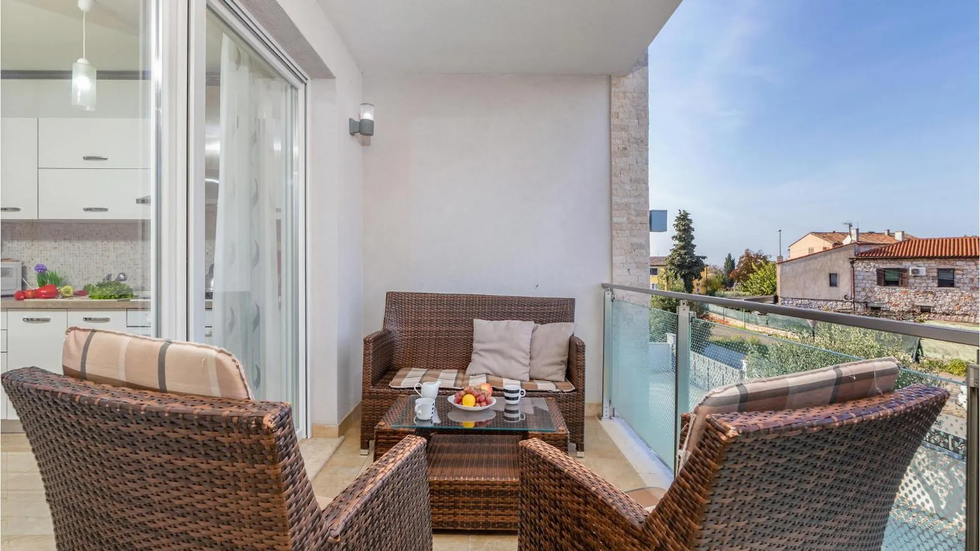 Beautiful Home In Umag With Wifi Дом отдыха